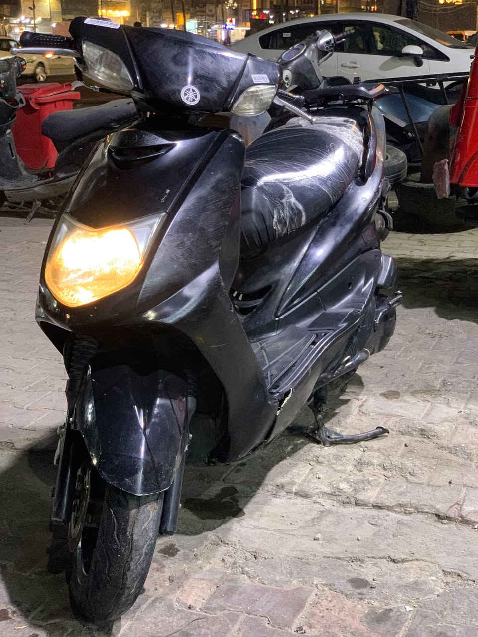 سكنس 110 ياباني استان حساس الدراجة جديده مابيها نقص كله شغال وابلادي كهربائيات دبلات تايرات كله شغال قفل استيرن قفل جنطه ابريكات خلفي امامي اوراقها كامله الدراجه خير من الله مابيها نقص شي دهن جديد    السعر 550 بيها مجال  مكاني بغداد مدينة الصدر  ***********
