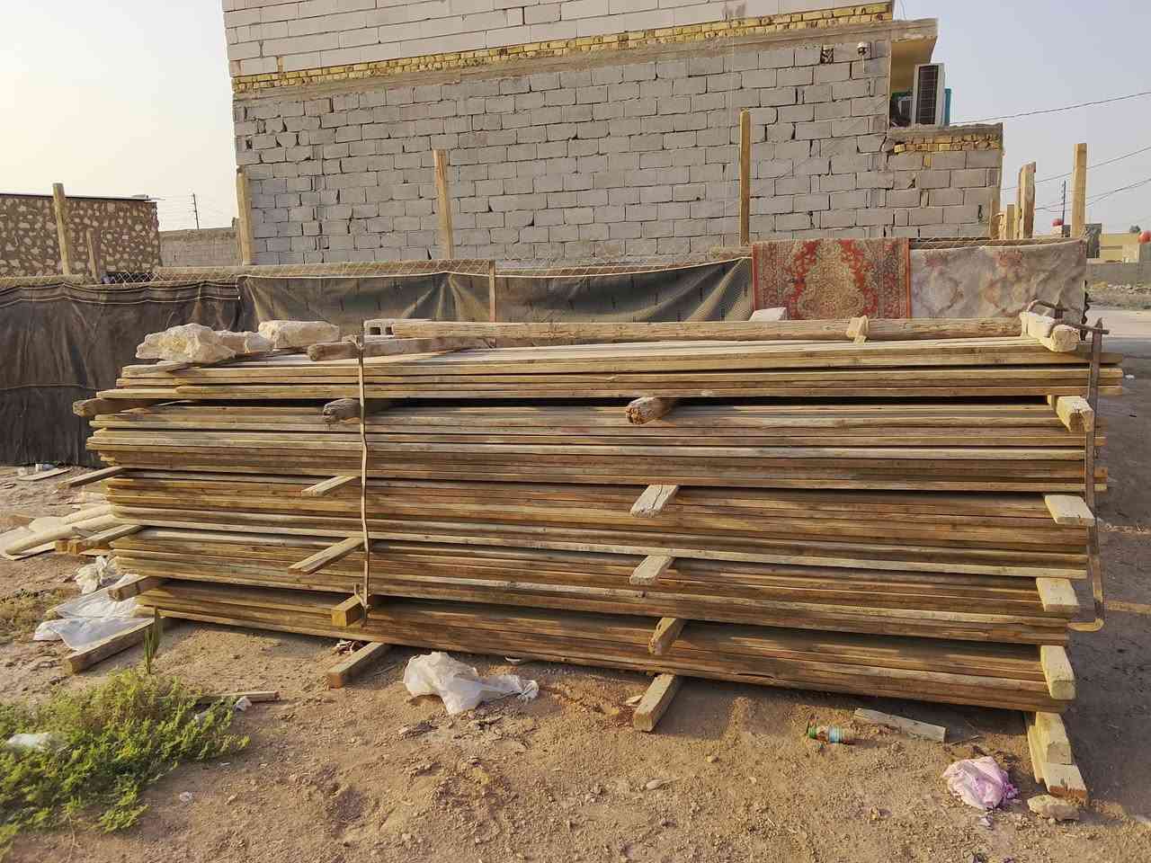 سلام عليكم خشب نضيف وشوف لعين
الخشب الوح ابو اربعه 4مكاعب
وابو 3مكعب ونص 
والبقار مكعبين 2
والتواصيل مكعبين 2
وسير ابو 3مكعب 
وسير ابو لمتر نص مكعب 
عنواني نجف الشرف 
رقم ***********
