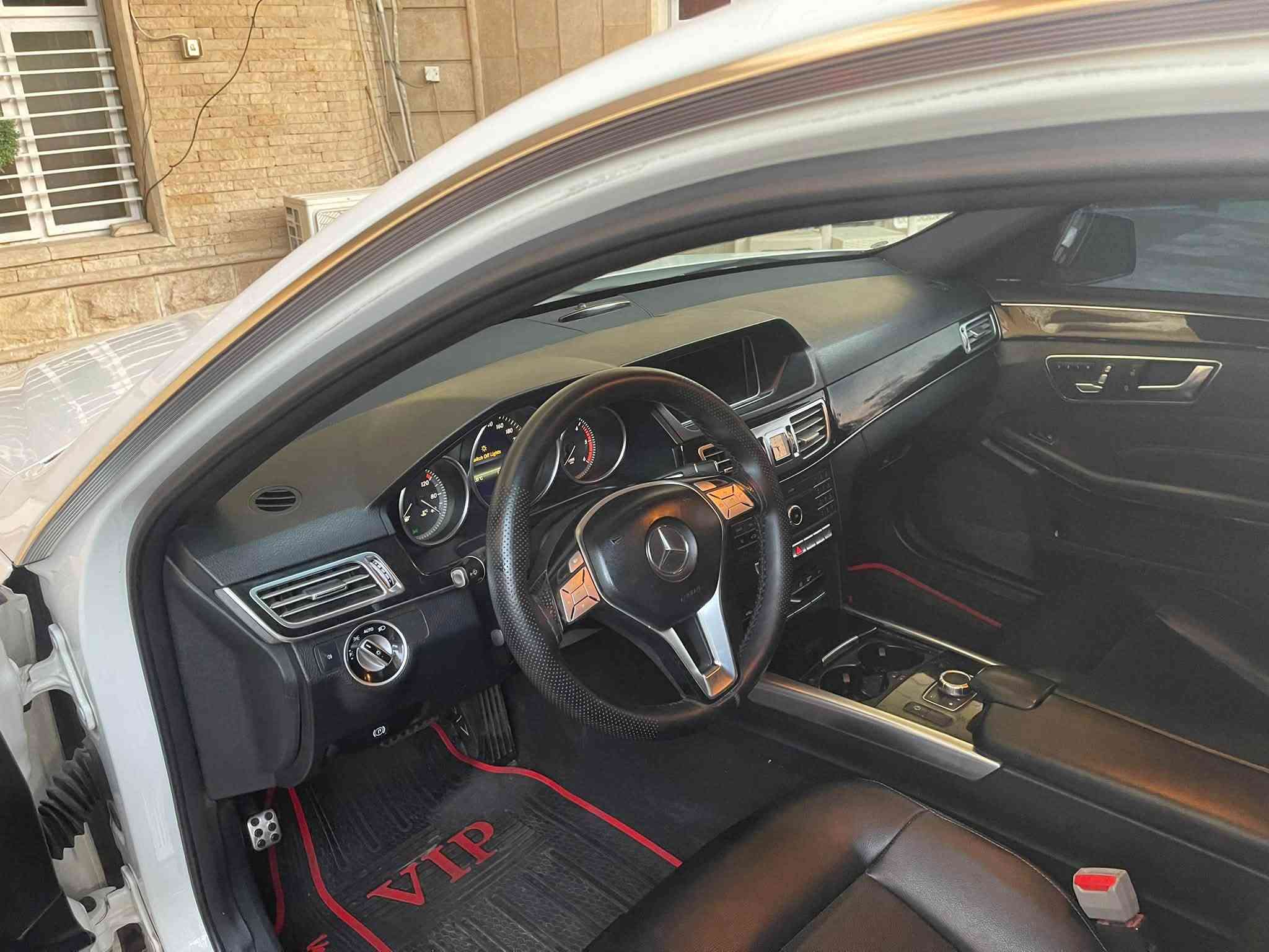 السلام عليكم اخوان
مارسدس ٢٠١٦  E350  
بسعر ١٧٠ وبالعافيه ع ياخذها 
رقم اربيل الانكليزي باسمي 
فول موصفات 
بانورما   بصمه   اربع كامرات 
جلد.  كهرباء كشنات   تدفئه كشنات 
تحكمات ستيرن   رادارات جانبيه   سستم سماعات   لدات امامي   لدات خلفي 
لايت امامي متحرك   ويل كب تبريد ثلج قطعتين امامي خلفي
 برده كهرباء خلفيه   شاشه 
ماشيه ١٢٥ 
حادث جدا بسيط مثل ما موضح بصور الحادث اكفلك لغد شاصي دواخل 
السياره بيها مكينه مال عشره المرغوب بانزين عادي بشرط بدون قطره دوانز 
مكاني بغداد العامريه 
***********
