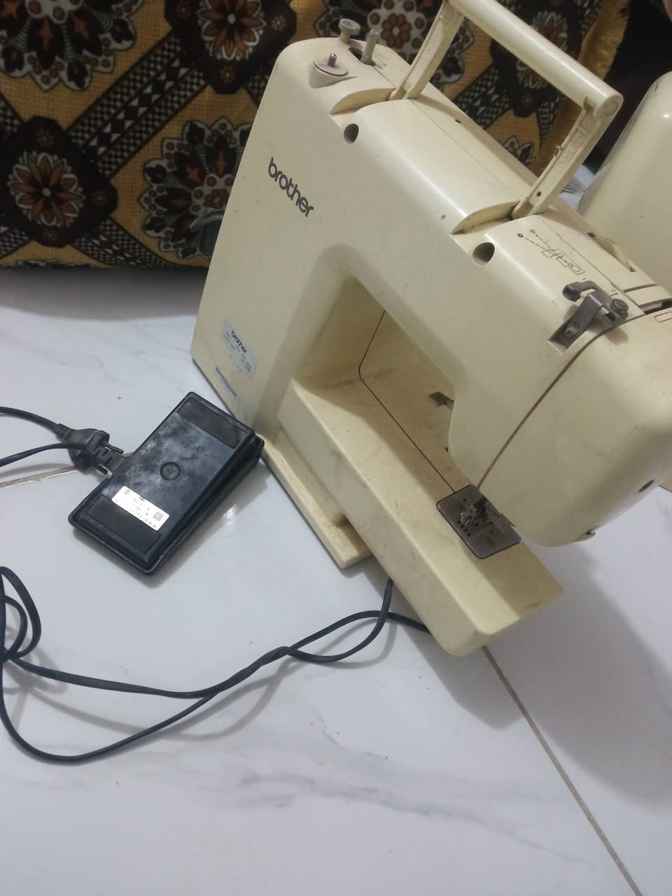 ما كنة خياطه للبيع استخدام قليل للاتصال ***********السعر40الف بيه مجال

