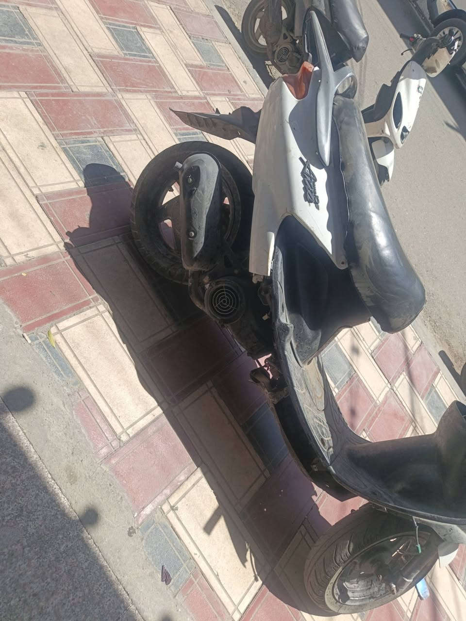 دراجه اكزز للبيع شغاله نكره هندر
ابيعك كوم حديد 175 
للاستفسار
***********
