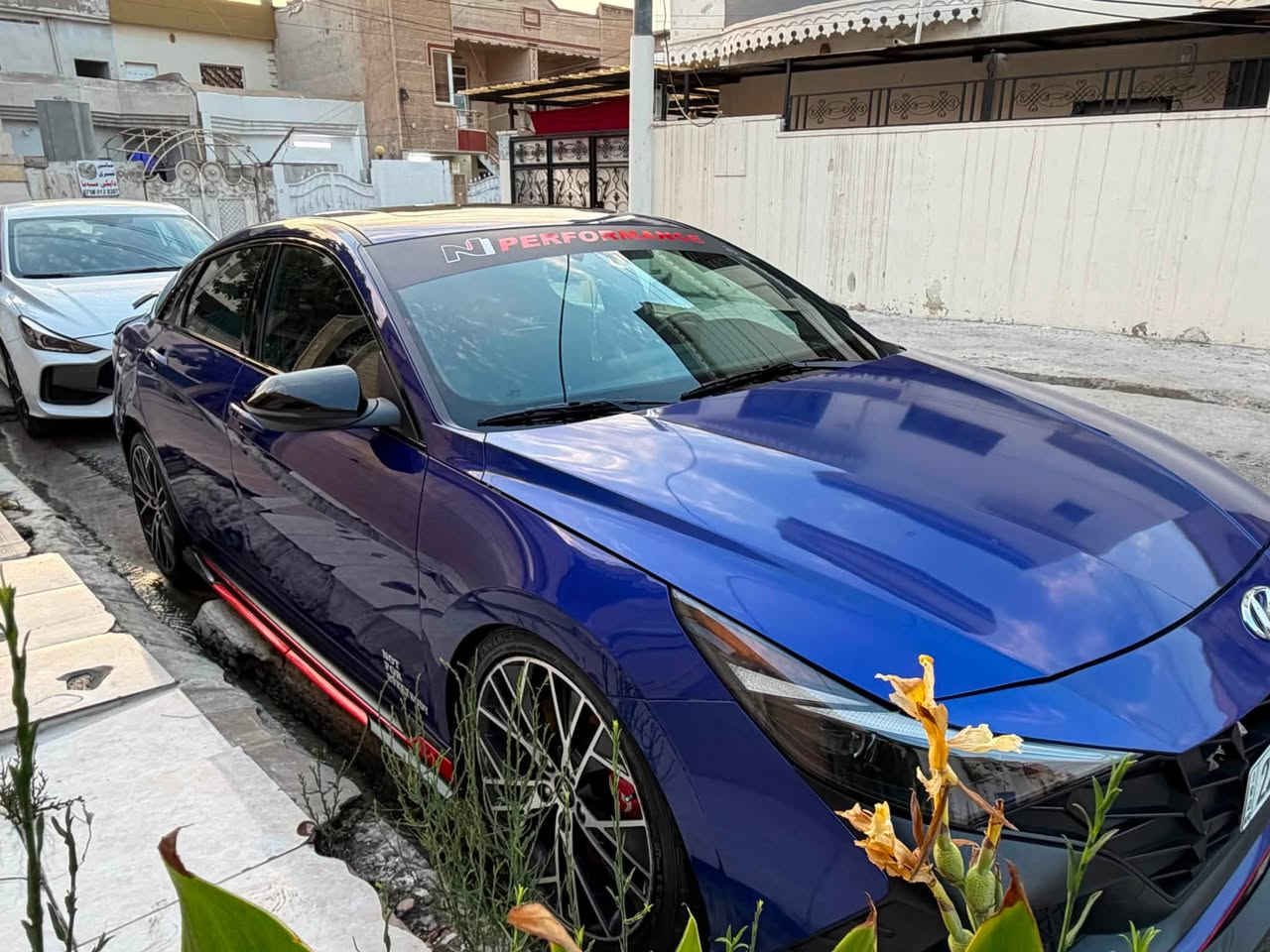 السلام عليكم 

ELENTRA N 2023 

اللون ازرق 💙
فول فول فول مواصفات معروفه مواصفات ال N 

ضرر السيارة بيها بس البوند صبغ فقط 
والجاملغ خلفي السكن بي طخه يتصلح pdr او بارد  السيارة دواخل لغد بشرط ايرباك بس سكان سستم 

كير محرك ترايك لتركيا وتمشي ٢٣٠ 

المحرك بس قبغ مفتوح بس بشرط جديده لووك 

حداديه اماميه خلفيه تايرات كله جديد 
كهربائيات كلها شغال 

وصوت رياضي سياره رياضيه 
وعليها اويل كاجكان 
 سياره ناعسه وترايها يخبل تحويل وكاله بشرط 
غرامات بشرط السعر 16.500$ وبيها مجال بسيط للشراي وماكو n نضيف بهل سعر اله تكون مشخطه وراكضة  

kmhlw4ak4pu017997

***********
