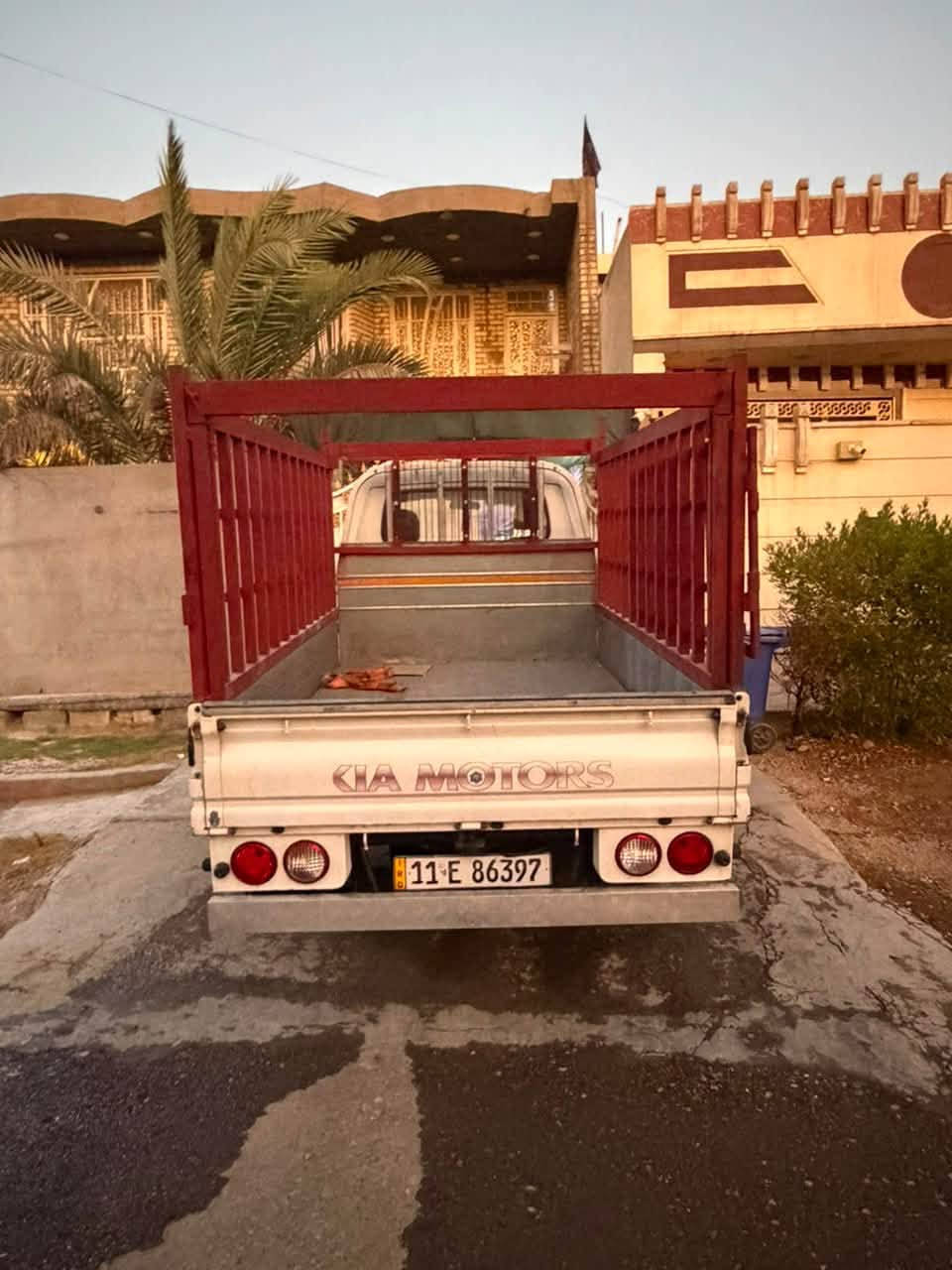 سلام عليكم كية حمل للبيع موديل 2021 السعر 135 ورقة العنوان بغداد الرقم ***********
