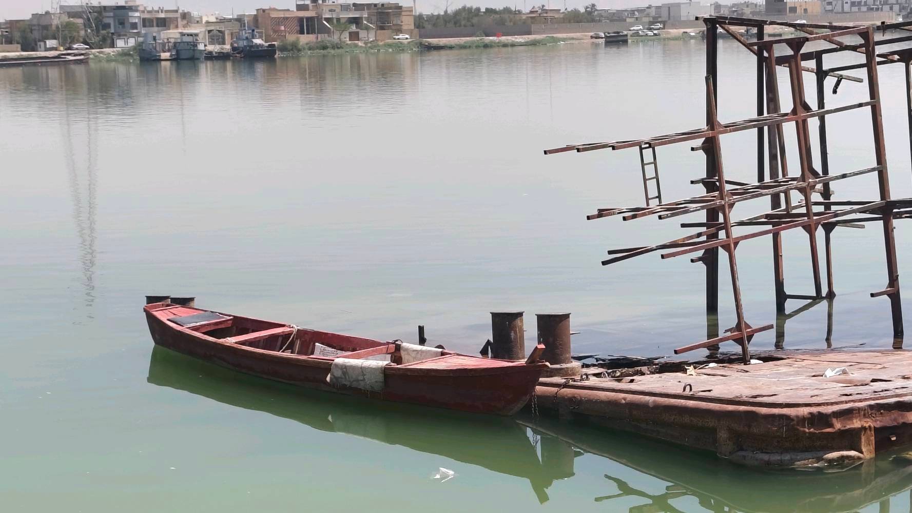 بلم فايلر للبيع نضيف كما في الصوره
طول ٦ متر
السعر ٣٠٠ وبيه مجال بيع مستعجل
المكان العشار قرب مخازن التمور
***********