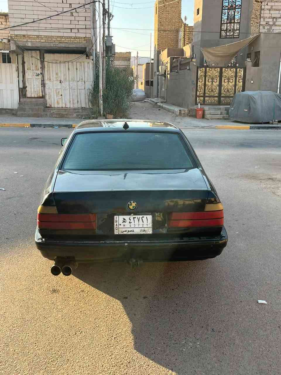 السلام عليكم  للبيع   BMW موديل 1992 730 مفتوح 6 سلندر رقم بغداد وتحويل ثاني يوم كير ومحرك بشرط بالجيس تبريد ثلج قطعتين تبريد  الحماوه انساها غرفه جلد بالجيس السياره ابلاديه شرط مصبوغه عام جماليه السياره نضيفه صرف البانزين اقتصادي للاخير  سنتر لوك كله شغال ولا كلوب مشتغل بالدشبول 
المكان دوانيه  
 السعر 40 السياره رقم ***********
