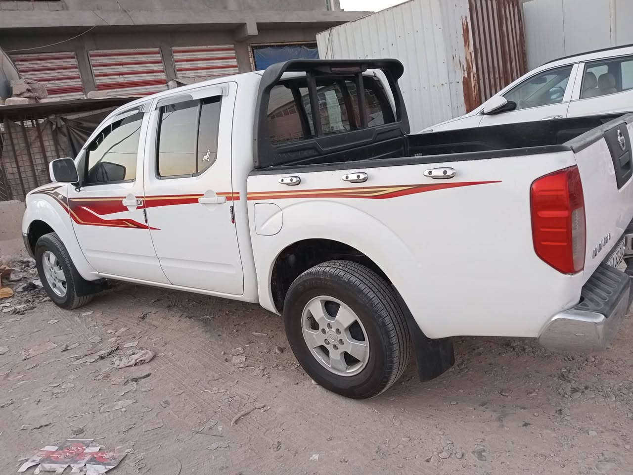 سلام عليكم نيفاره البيع ٢٠١٠ شماليه سنويه جديده لوحات جدد صدر جديد تخم تاير جديد السعر ٨٨ وبيهة مجال قليل اني مكلف بنشر هاذا رقم صاحب السياره *********** بكان السياره واسط العزيزيه
