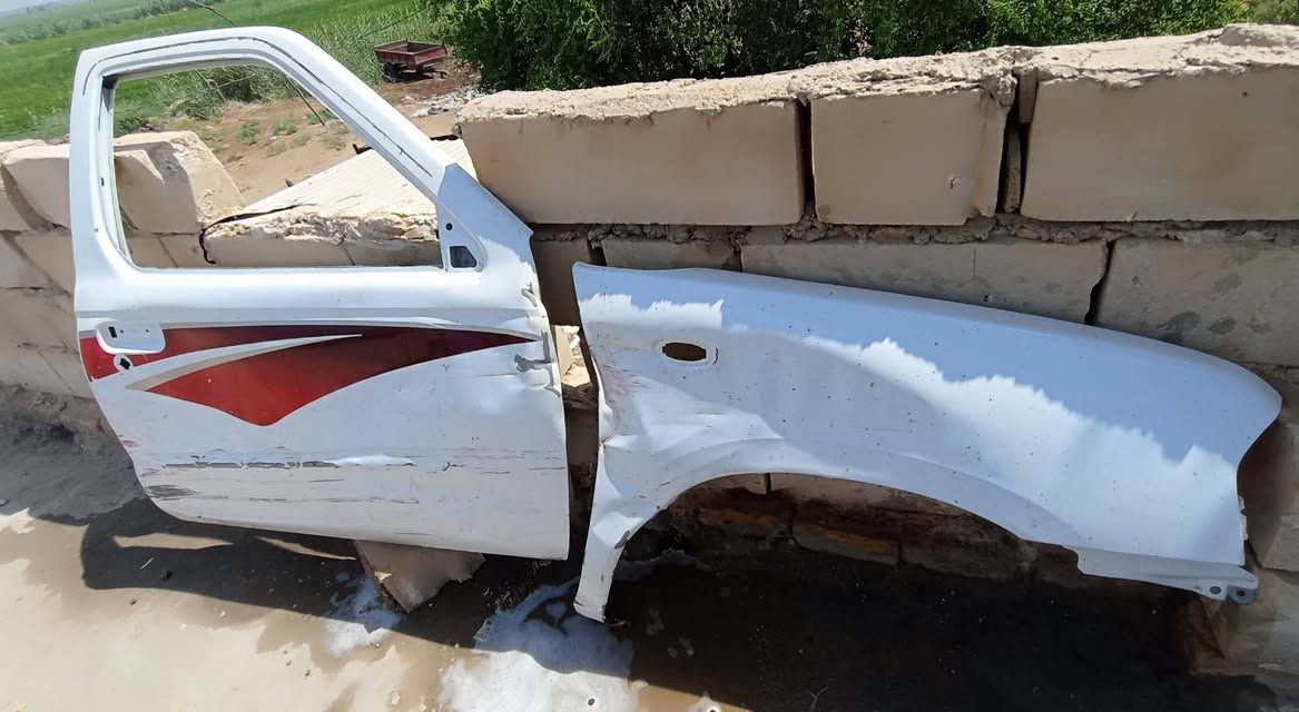 السلام عليكم ورحمة الله وبركاتة
يوجد باب مع جاملغ جهة العبري بيهن طخة بسيطة مثل ماموضح بالصور 
نيسان موديل 2013
النجف 
للاستفسار الاتصال 
***********
