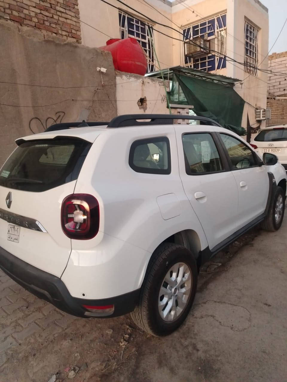 سياره رينو داستر 
موديل 2025 
خمسه راكب حجم المحرك 1600
 عدد الاسطوانات 4 
جديده ما ماشيه زيرو  
لون ابيض 
بدون لوحه رقم 
سعرها ١٦٨  وبيها مجال قليل 
جديدة ونظيفه من المعرض للبيع
عنوانها ديوانيه  
للاستفسار اكثر  الاتصال على الرقم ***********

