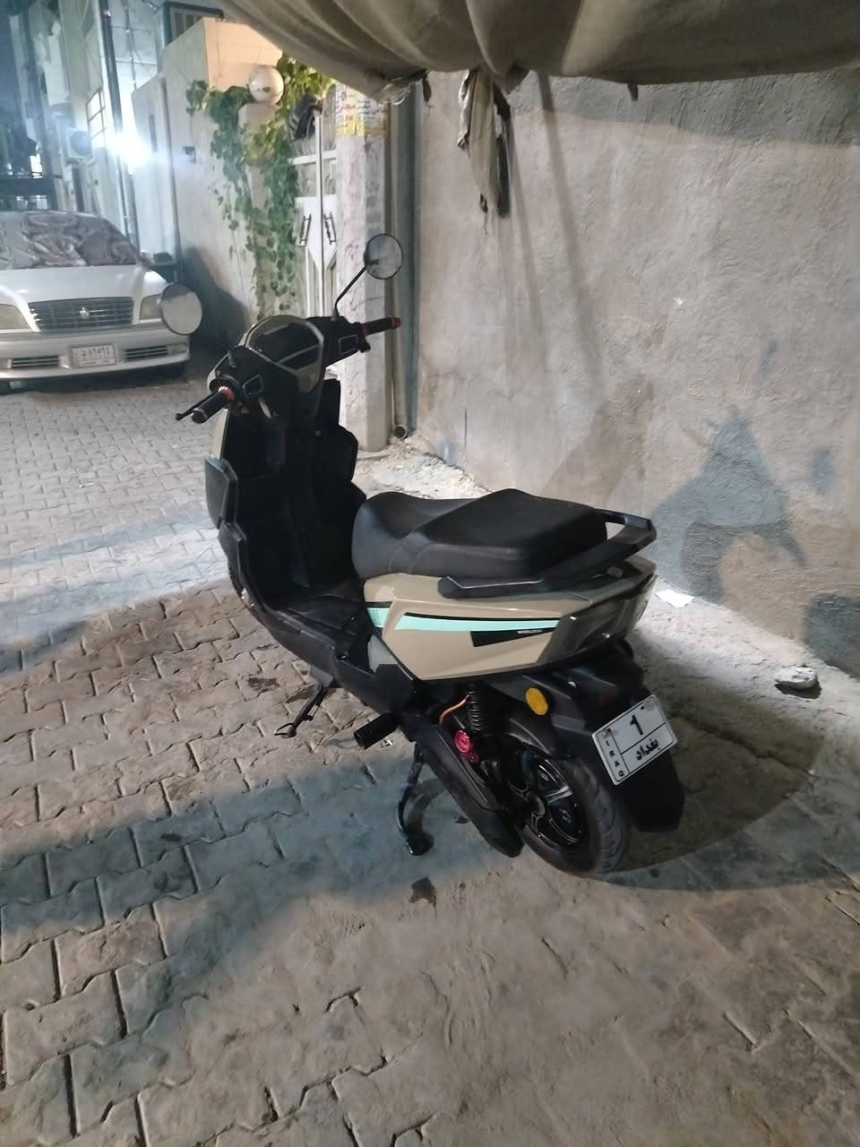 دراجه شحن للبيع
تشتغل بس ما تمشي مدري شنو بيها
قيم وأخذ بما يرضي الله
***********
