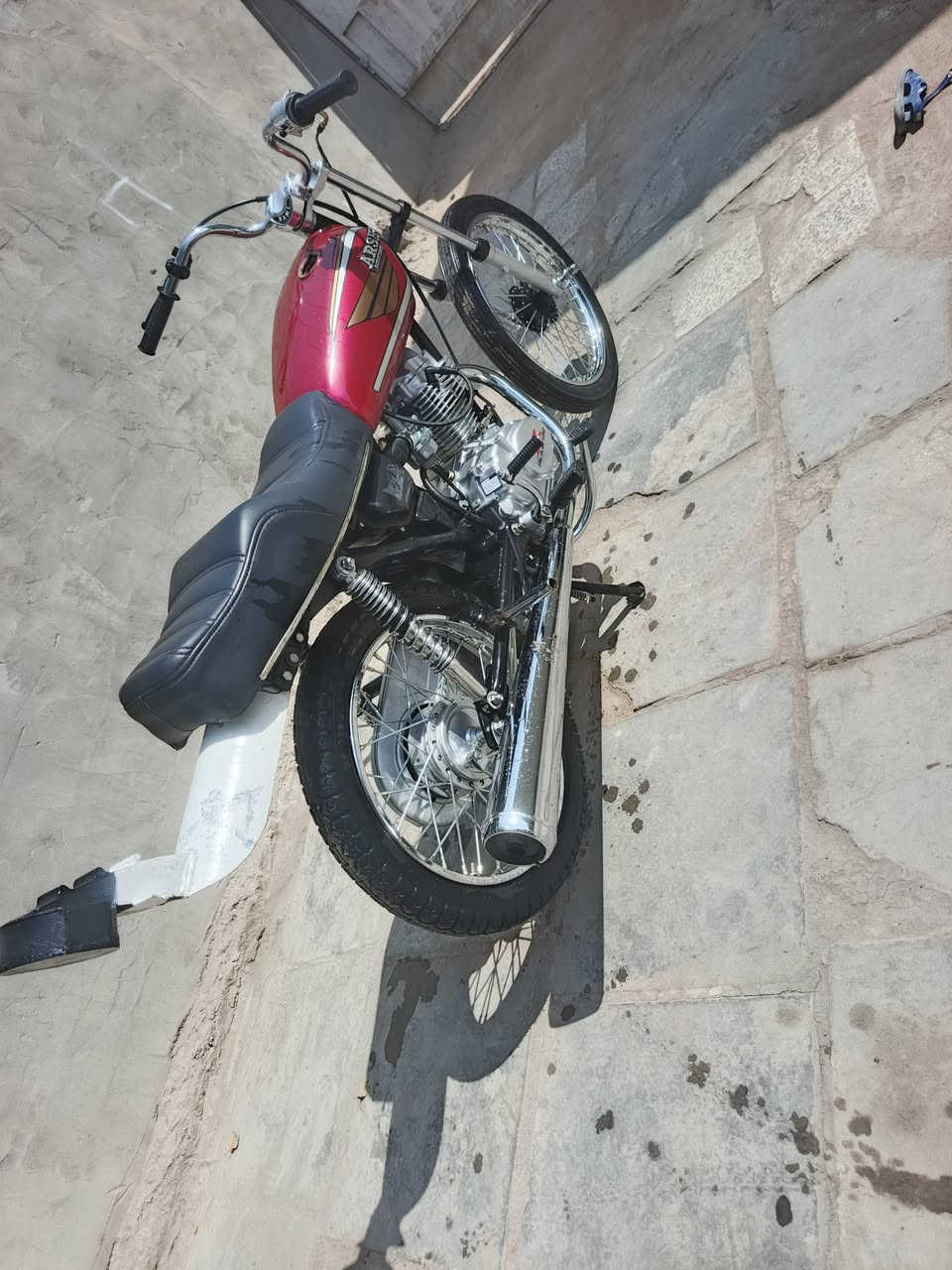 دراجه لبيع مديل 26صالها شهر من معمرها *********** شراي بي خير ويدلل
