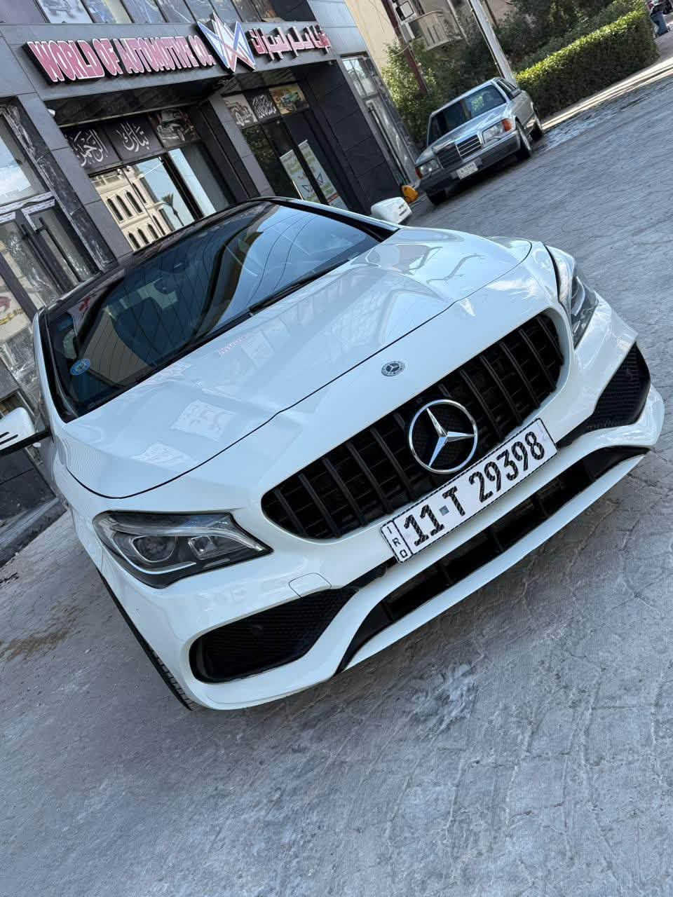 CLA250 2018
قطعة نادرة ومميزة 
Full AMG kit
مواصفات المارسيدس المعروفة
رادارات 
نقاط عمياء 
بانوراما 
تدفئة مقاعد 
خزن مقاعد 
اربع انظمة قيادة 
انارة داخلية لد بلادي
دخول ذكي 
لايتات داينمك
السيارة داخلة سيرفس كامل 100% ومصروف عليها 
وبعد هواية مواصفات بيها جناية المارسيدس يعرفوها 
ملاحظة/ السيارة موديل 2018 يعني الفيس لفت الجديد 
شاشة كبيرة 
لايتات لد 
بك لايت ايضاً لد 
رقم الشاصي مرفق مع الصور 
حادثها بسيط جداً من امريكا بس بالكصة مال البنيد 
السعر 17,800$ السيارة جديدة 
السعر قابل للتفاوض شي بسيط 
لاتنسه اللون بهالنظافه شي نادر لان ماكو ابيض 
ومقدما بالعافيه علئ اللي تصير من نصيبه 
كت ال AMG مستورد من الامارات وانشد  بالعراق
مكان السياره بغداد اليرموك 
للتواصل: 
***********
