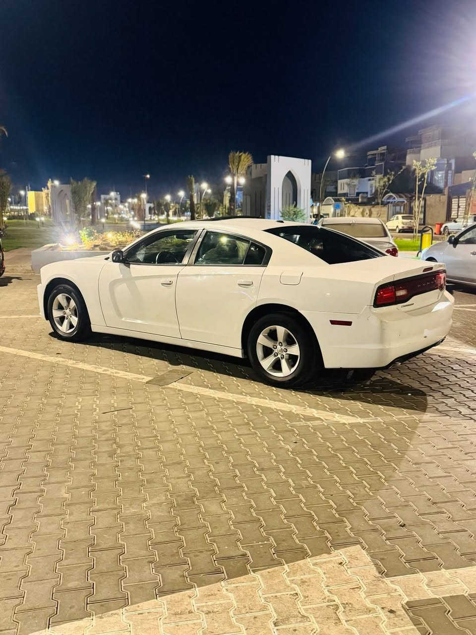 جارجر ٢٠١٤ متوئم اربيل طبق الاصل محرك كير تبريد حدادة شرط جدد بيهه كصه جنطة السيارة كارتون نعومه صوت ما تسمع بيهه نظام صوت البين السيارة مفوله فتحة بالقمارة جديده اكثر من الصور للبيع السعر ٥٥ وبيها مجال ***********
