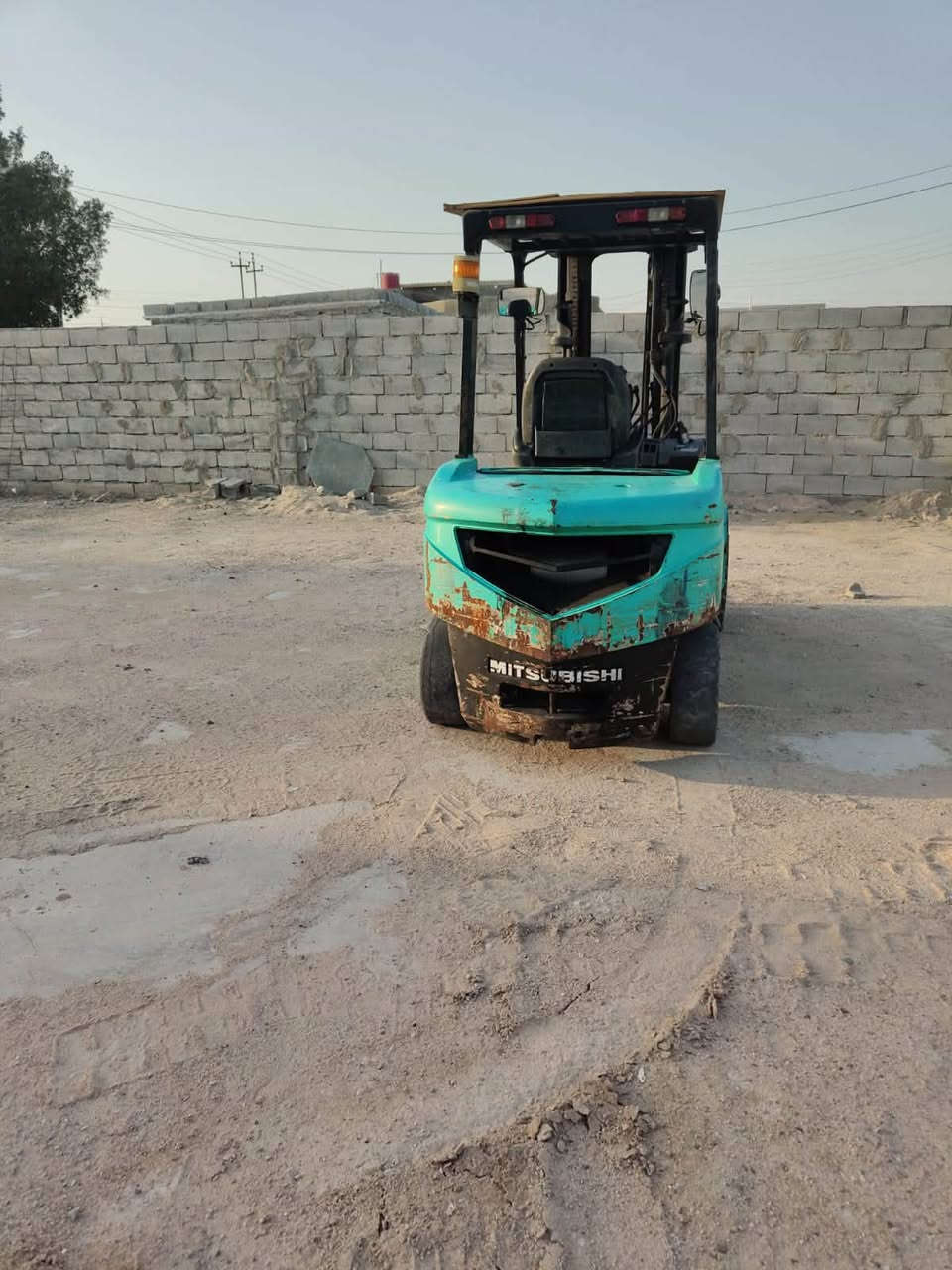 رافعة ميتسوبيشي • ٣طن • ٢٠١١