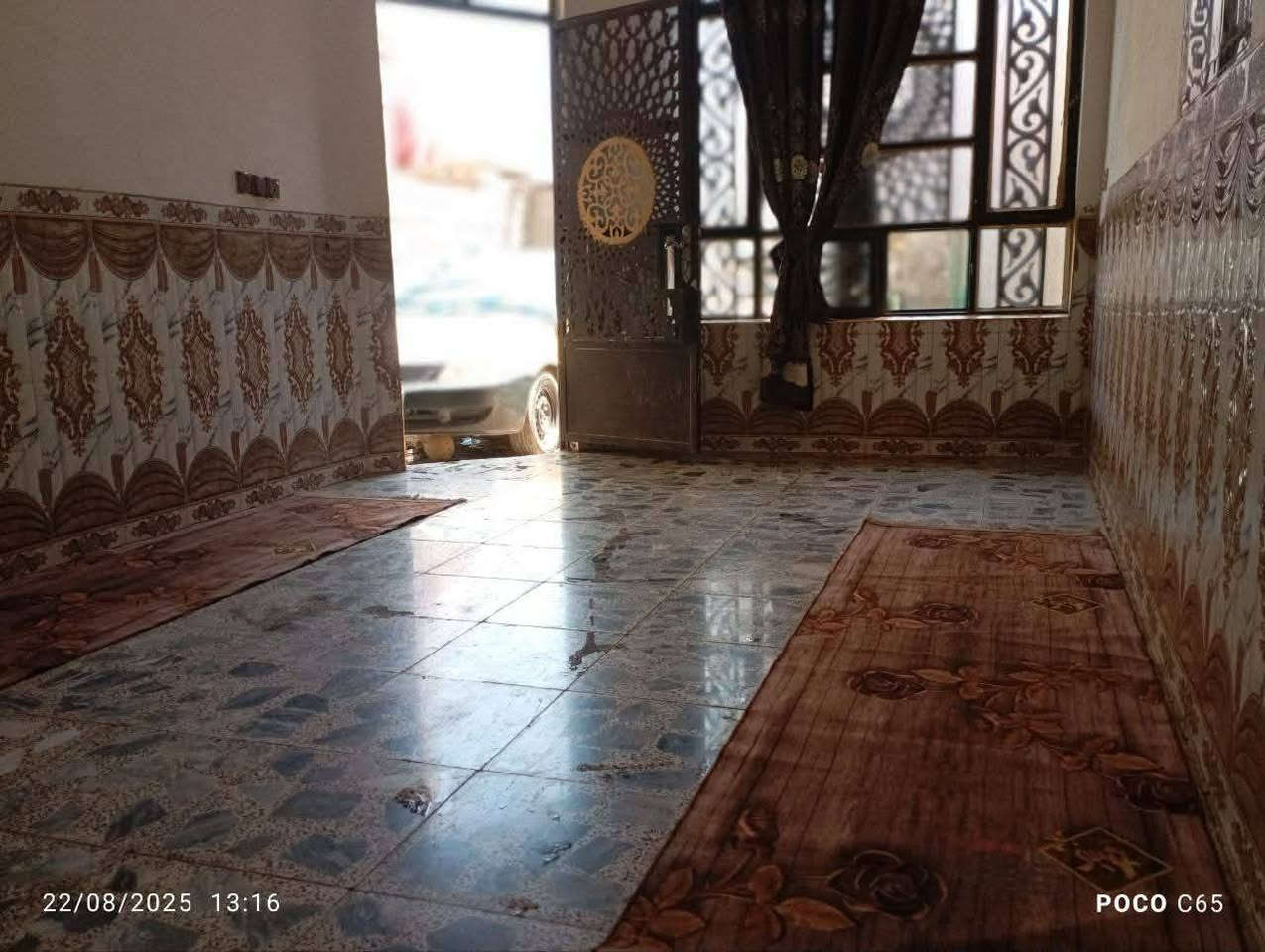 يا الله 

السلام عليكم 

يوجد بيت للبيع زراعي مكاتبة المساحه ( 150 ) متر 

1 - البيت يتكون من طابق واحد بناء حديث 

2 - البيت يتكون من أستقبال و غرفة و صالة 

3 - العنوان منطقة العكيلي مدخل شارع أسواق الفراشة

السعر ٢٥وبيه مجال

للأستفسار التواصل ***********
