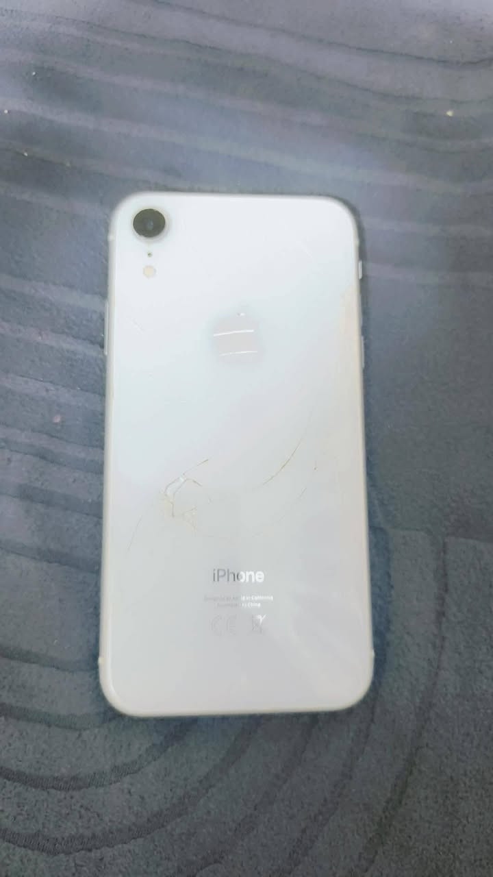 السلام عليكم عندي ايفونات للبيع
1/ايفون 8بلاس ذاكره 64المباي نضافه80/سعر150

2/ايفون XR المباي طافي تاخذه أدوات سعره 50
