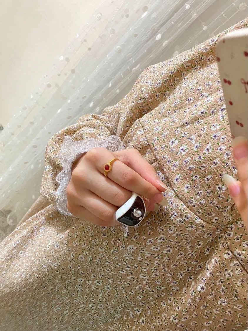 ايزار صلاة قماش كريشه لايطفر بالغسل ولايتغير لونه 
السعر 10  الاف 
فري سايز يلبس قالب راهي يلبس
من وزن 40 -95 والطول 175 
متوفر جمله ومفرد 
توصيل جميع محافظات العراق 5 الاف💓⁩⁩
للتواصل ***********7736990257
