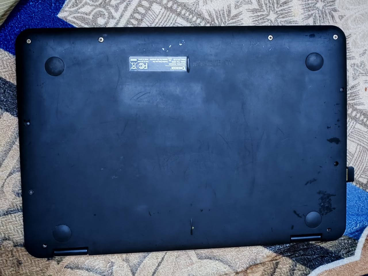 شاشة لمس ١٢ FHD • رام ٤ جيجا • ٢٥٦ جيجا SSD
