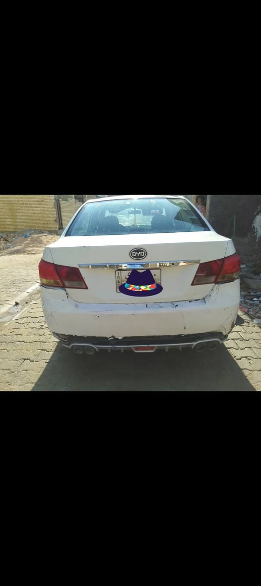 السلام عليكم byd g3  2013
للبيع 37 وبيها مجال 
محرك ياباني
منضومه تبريد جديده ثلج
تخم تاير جديد 
كير عادي المرغوب
بيها صبغ حزام 
مابيها ضربه قويه
***********  بي واتساب
كلشي ذكرته مامتواجد بلفيس
