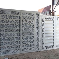 سياج وباب طلاقتين الرتفاع مترين وعشره العرض435 سعر 400 بغداد جكوك 0771...