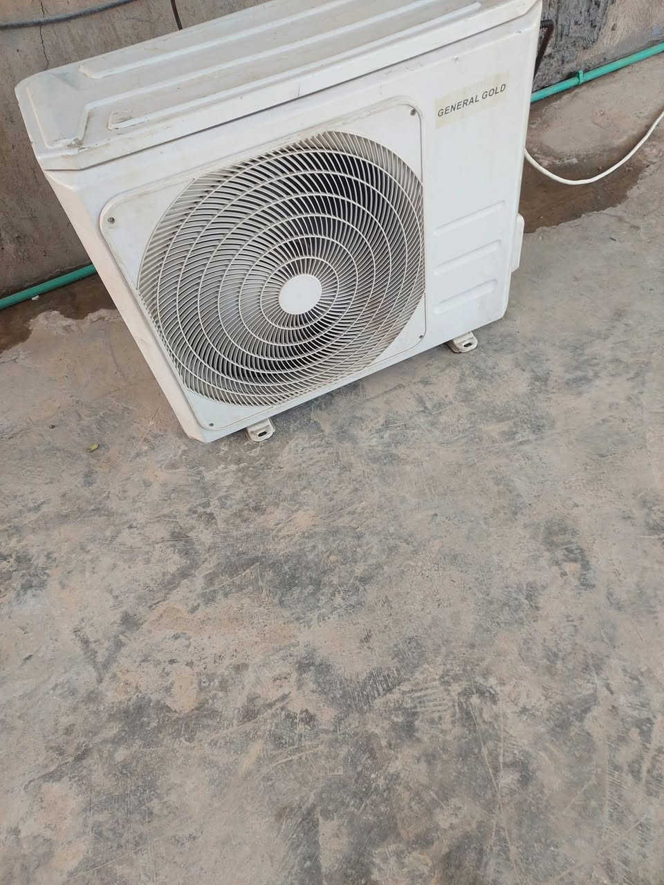 سبلت ٢طن نوعيه جنرال اخو جديد مستخدم شي قليل شرط وضع شركه ماطور بلادي شرط شغل سعر قفل ٣٥٠ عنوان سوك حديثه خلف جامع عبدالرحيم اتصال ***********
