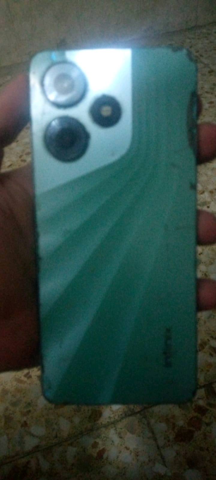 ‎Infinix hot 30
‎نظيف فقط شخوط بالضهر والكامرة وصخة من جوة
‎مساحة 256gb رام 16 (8+8)
‎معالج Helio G88 
‎120hz 90فريم 4k
‎جبته ب350 
‎سعره 120 وبي مجال حگ الجية
‎او مراوس بايفون اكس
‎