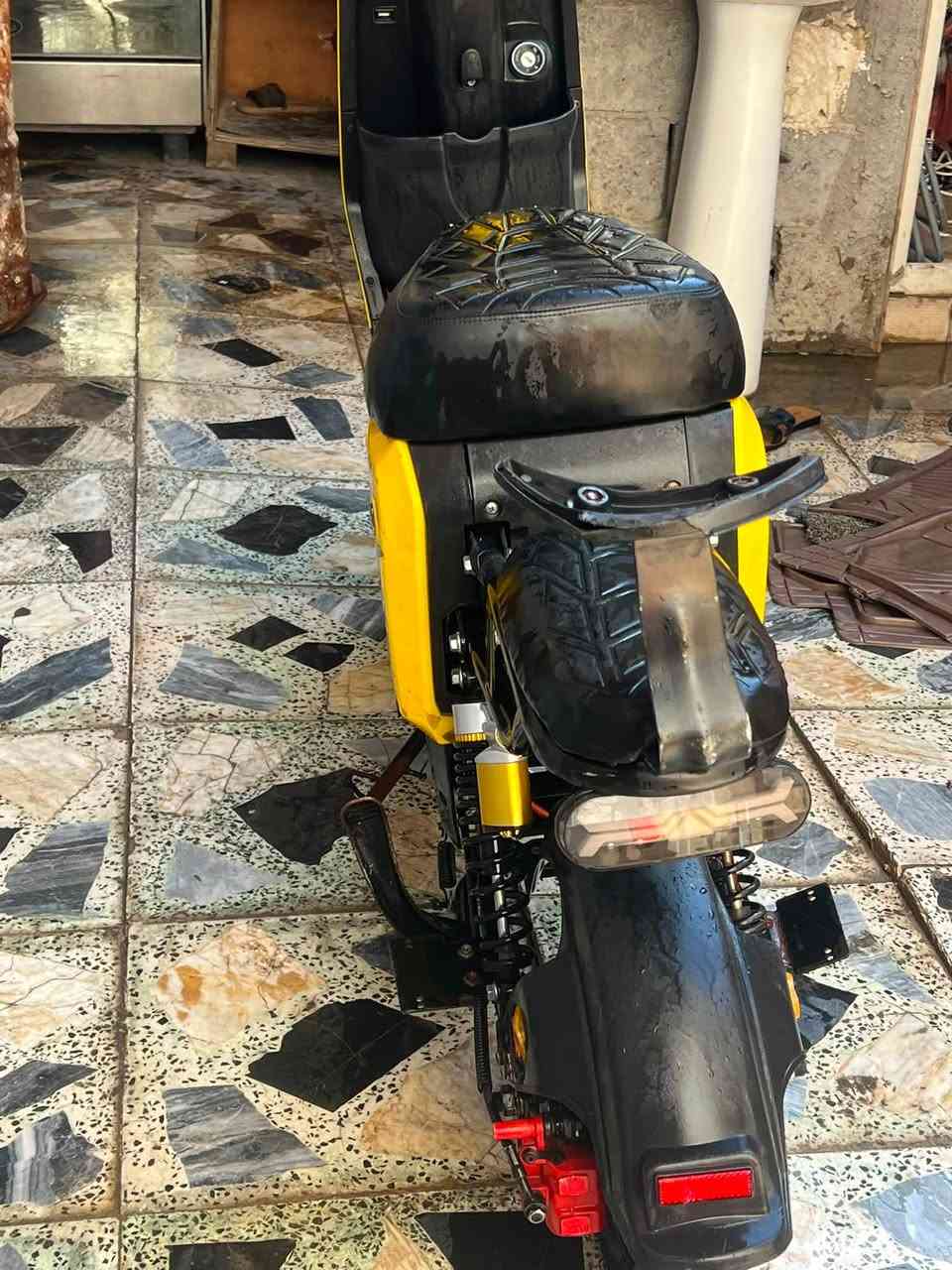 سلام وعليكم 

دراجه شحن ار تسعه للبيع بدون بطاريات 

السعر150
وتساب***********
