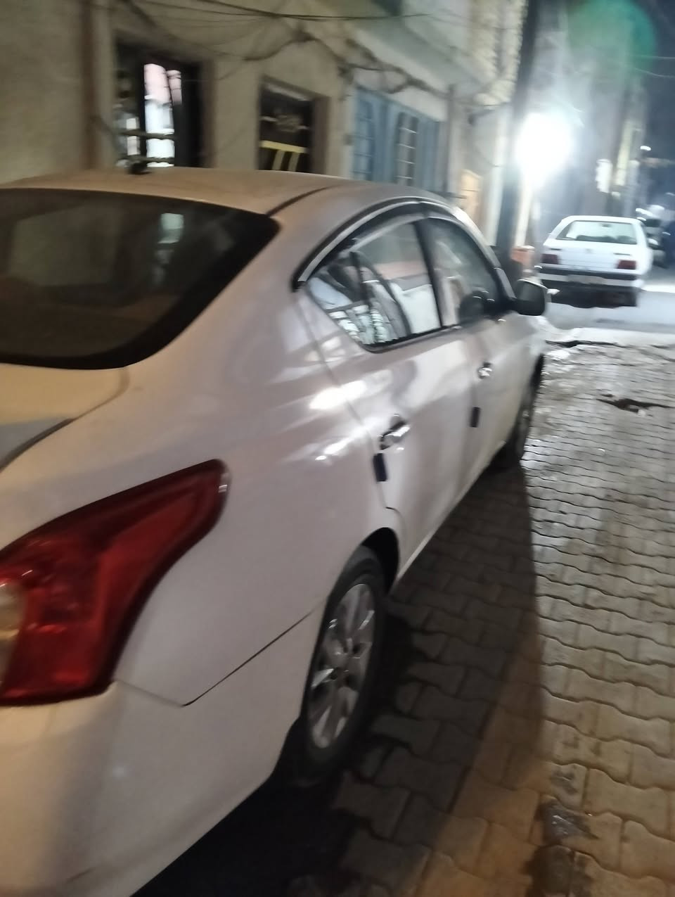 نيسان سني هندي 19 بيه قطعتين صبغ مكينه كير تبريد تمام ويل كب بلادي داخله نضيف رقم بغداد بسمي هزه ممنتهيه ماشيه 130  سعر  92.  لتواصل  ***********.
