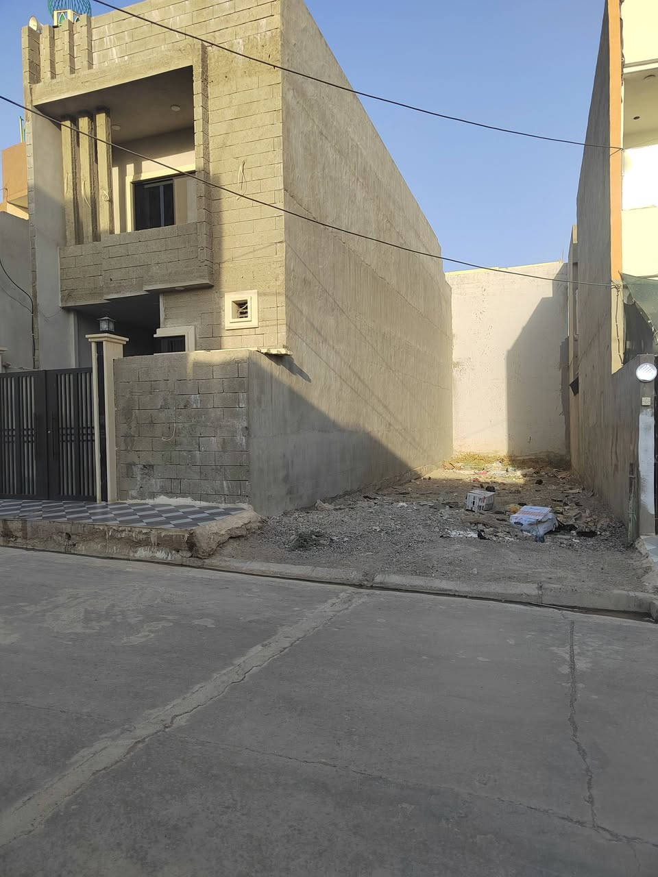 للبيع ارض سكنية
ملك صرف طابو الزهور
مساحة 100 متر 20x5
حي السماح الثانية تقطيع الموظفين
مجاور جامع الغفور
رقم العقار 1457/24
السعر الكلي 49
مقدمة 29
وباقي 20 على شكل اقساط 19 سنة
القسط السنوي مليون  50 الف دينار
باسم الشرعي
_______________________
للاستفسار عن السعر وباقي التفاصيل مراجعة مكتب السماح
 لتجارة العقارات موصل حي السماح التسعين الاركان قرب بانزيخانه المشاعل وقرب مول العلي 2 على شارع 20 الاتصال عل الأرقام التالية

_______________________

ابو طه.  📞***********
                 ***********

ابو خالد 📞***********
                 ***********
