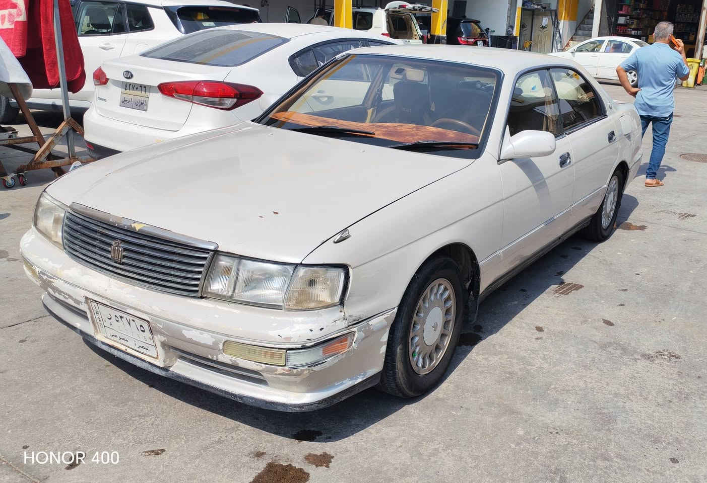 🔥 كراون 1992 للبيع 🔥
🇯🇵 الياباني اللي بعده محافظ على هيبته

إذا تعرف الكراون القديمة، تعرف شنو معنى هاي السيارة...
راحة، هيبة، وقيادة بطابع ياباني أصيل 👑

🚘 Toyota Crown 1992
⚙️ أوتوماتيك
🔧 محرك 2500
📍 البصرة

السيارة موجودة وجاهزة للمعاينة، وأرحب بأي شخص جاد يفحصها بنفسه ويشوف حالتها على الطبيعة.

💰 السعر: 53 ورقة
🤝 يوجد مجال للتفاوض للجاد بعد المعاينة.

✅ البيع نقداً

📩 للاستفسار والمعاينة: مراسلة خاص
او الرقم ***********
اللي يعرف قيمة الكراون، يعرفها من أول نظرة 👑🇯🇵

تبريد ثلج ❄️ بالليل و بالنهار 
تخم تاير جديد🛞
دسكات جديده ❌
شاشه لمس ابل كار بلي و اندرويد اوتو و تحكم صوتي بالشاشة 🖥

نص مكتوب في الصور:
- HONOR 400