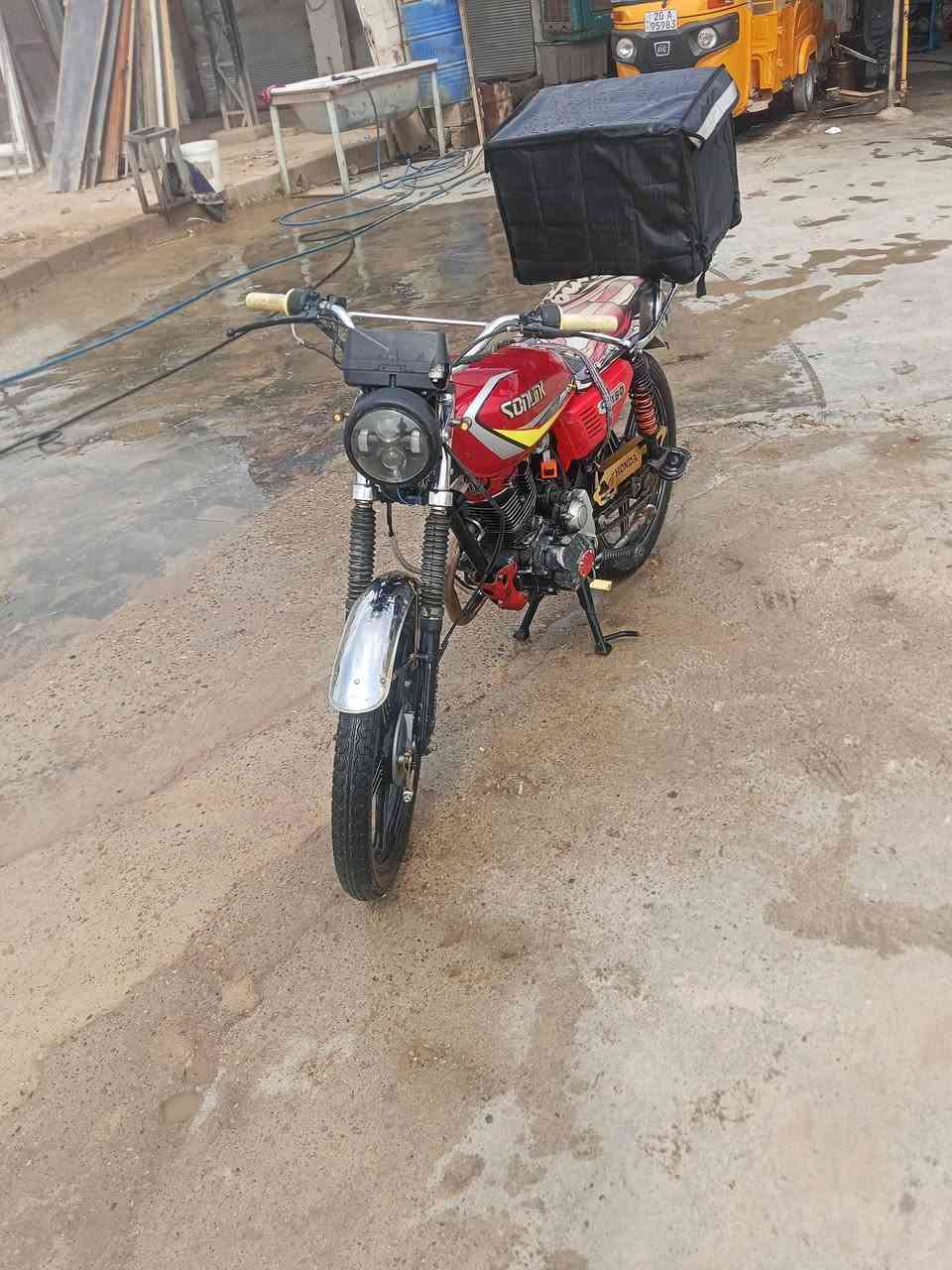 يا الله سلام عليكم شباب  عندي دراجه خير من الله   مودي واحد وعشرين  2021صلنصه كاتم  بدون اوراق   بس اول نمره ليكدان لباقي كله ليوره نفس لقفاز  محرك خمسه كير  دايوان 
       
اذا كو مراوس بيراني  4كير 5كير هم يرهم  
 مكاني ديالى بعقوبه  رقم ***********🛵🛵🛵
