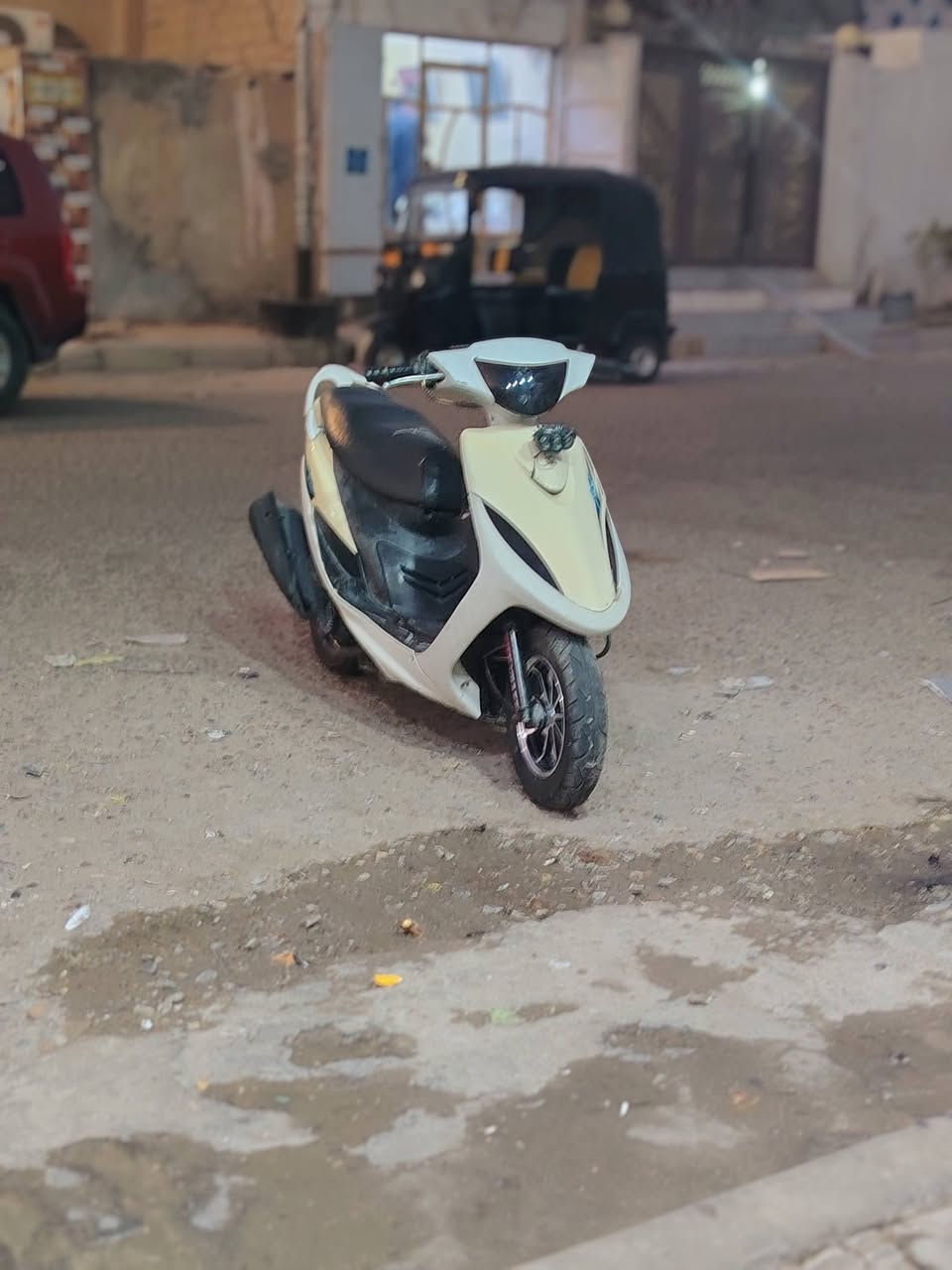 السلام عليكم شباب دراجه ماكس مفتوحه مره وحده نضيفه الدراجه شغاله من الطول الطول السعر خاص مكان المجر الكبير(***********) اتصل وتدلل
