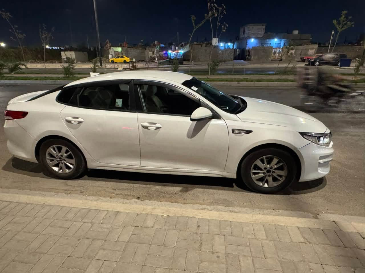 سلام عليكم 
كيا اوبتما 2018
ادوات ادوات كصه جنطه فقط بيع بدون مراوس فقط بيع 
غاز غاز خط واحد 
سيارت متأومه شمالي طبق الاصل سنويه لحد ال31 
ليبل بلباب + رقم شاصي بلجامه مطابق مع السنويه 
مكينه كفاله 
تبريد ثلج 
دوشمه 
شاشه 
لدات زنون 
تخم تاير جديد 
سعر45 مجال بسيط كلش 
مكاني بصره 
***********
