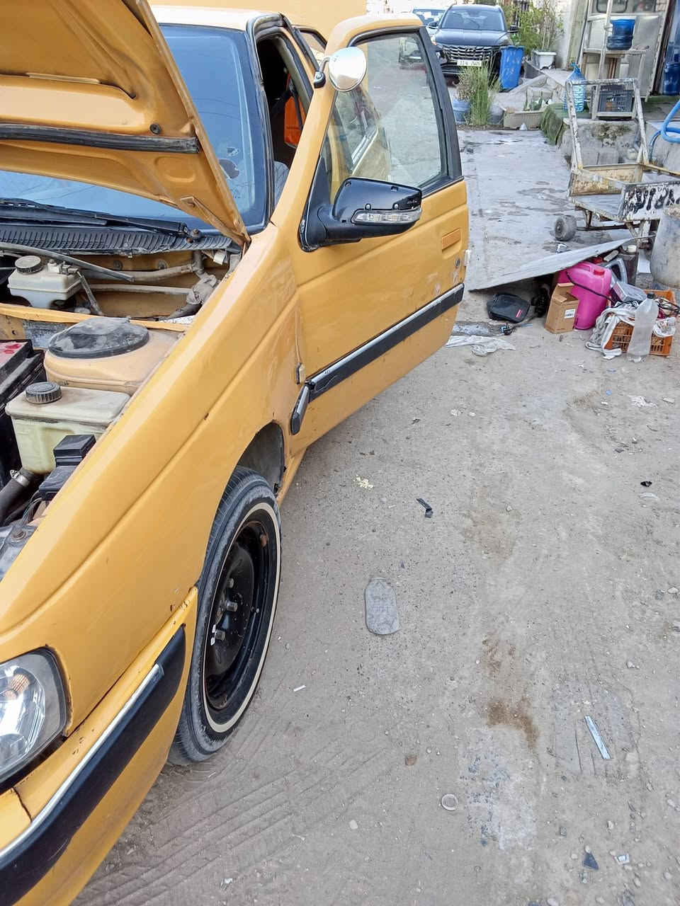 سلامو عليكم بيجو بارص مديل 15سياره حلوه ونضيفه مكينه كفاله تبريد شغال نواقص قليله كلش بيه سياره بسمي تحويل مباشر سعر 35وبيه مجال العنوان بغداد البلديات رقم *********** واتساب
