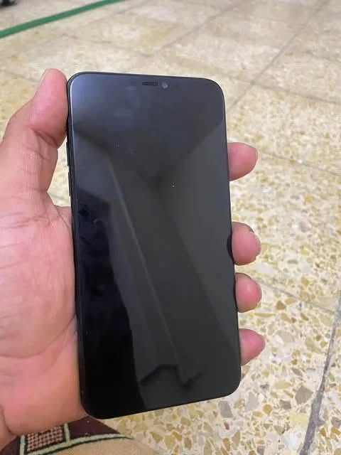 السلام عليكم ايفون ١١ برو ماكس شبه نضيف بطارية ١٠٠ مبدلة اصلية ذاكرة ٢٥٦ مبدل شاشه نوع عادي حساس الكامرة ١x يحتاجله تصليح ميكلف ابد + تنضيف للكامره وللسبيكر والسماعات هم ميكلفن كل الذكرتهن تصليحهن ١٠ الف السعر ٢٣٠ بي مجال مكاني بغداد متواجد فيس + وتساب ***********

نص مكتوب في الصور:
- ٥٦ ٦:٣٧ حول الاسم iPhone 11 pro max إصدار iOS ٢٧.٠ اسم الطراز iPhone 11 Pro Max رقم الطراز MWGK2LL/A الرقم التسلسلي FCLCG3JGN70H انتهت صلاحية التغطية سجل تاريخ القطع والخدمة الأغاني الفيديوهات ٤٣ الصور ۷۷۳ التطبيقات ٢١ السعة ٢٥٦ غ.ب.
- حالة البطارية والشحن
- رسالة مهمة حول البطارية
- تعذر التحقق من أن بطارية هذا الـ iPhone بطارية أصلية من Apple. قد لا تكون التفاصيل دقيقة تمامًا.
- لمعرفية المزيد
- الحد الأقصى للقدرة
- %١٠٠
- هذا قياس لقدرة البطارية مقارنة بقدرتها عندما كانت جديدة. قد تتسبب القدرة المنخفضة بتقليل ساعات الاستخدام بين عملية الشحن والأخرى.
- أقصى قدرة للأداء
- الـ iPhone غير قادر على تحديد عمر البطارية.
- شحن البطارية المحسن
- للحد من استنزاف عمر البطارية، يتعلم الـ iPhone من عادات الشحن اليومية، بحيث ينتظر ولا يتجاوز ٨٠٪ حتى يحين موعد حاجتك إلى استخدامه.
- النمط الداكن
- مشغل حتى
- شروق الشمس
- الإضاءة الدافئة
- متوقف
- انسجام اللون