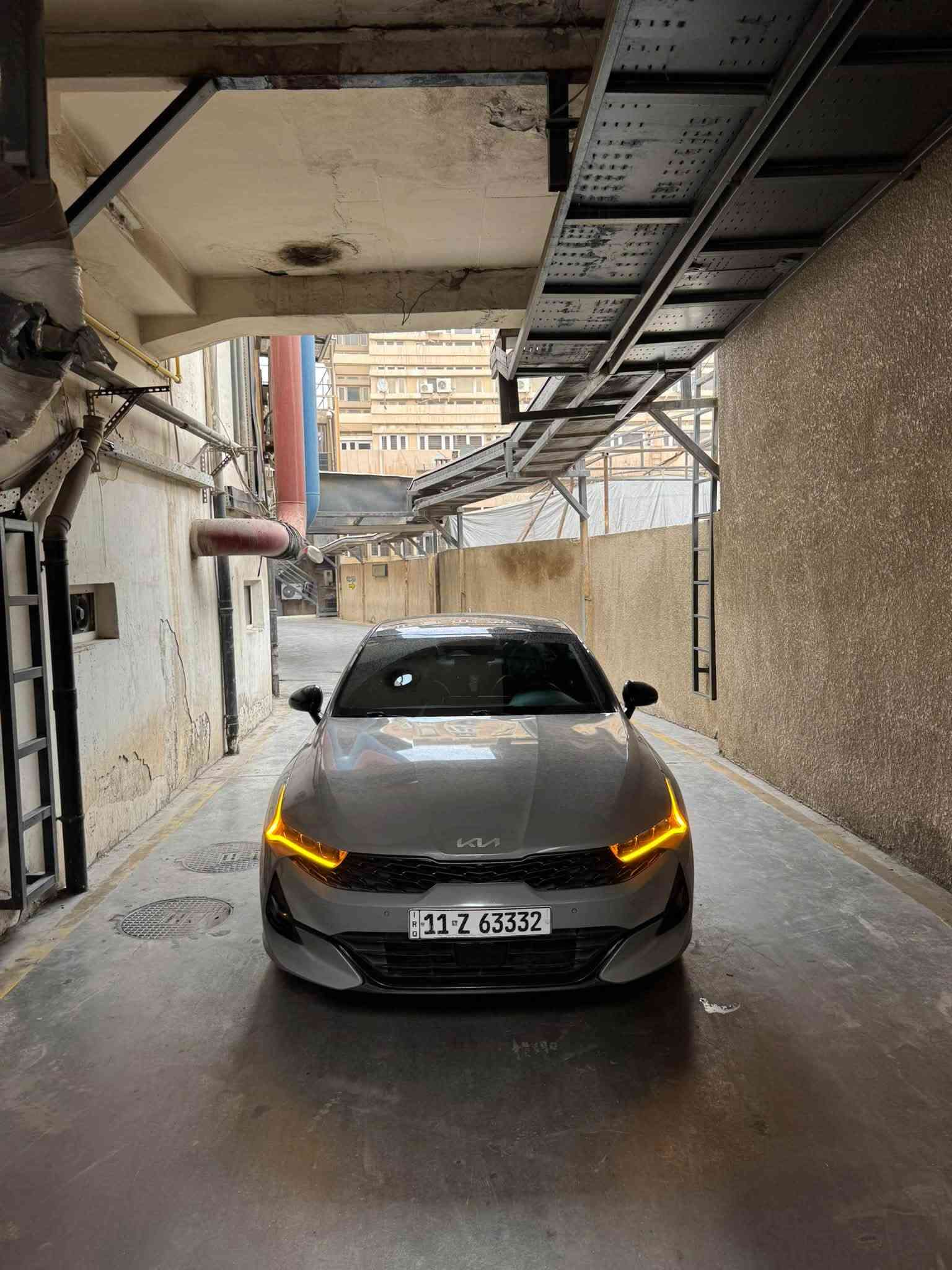 سلام عليكم 
K5 GT gt2  2024 
اللون سمنتي
ممشى 37km
المكينه  شكد ماقويه لل100 السياره تبطنش 
2.5L turbo
300hp 
420nm
نظام سمارت ستريم يعني gdi ودوش
كير 8 نمر dct نمراته تلزكك بلكشن 
مواصفات السياره فول الفول مزوعه مواصفات
خمس كامرات
تحديد مسار
تحذير المغادره من المسار ومحافظة عل المسار 
مثبت سرعه ذكي ومتفاعل مع السياره الامامك
تنبيه تصادم امامي وخلقي وجانبي وتوقف مو بس تنبيه
نقاط عمياء 
ارباكات 8 حتى للركبة 
حساسات اماميه وخلفيه 
هاند بريك كهرباء 
اوتو هولد 
شفتات خلف المقود 
اربع جام اوتو والاماميات مدبله 
سماعات BOSS يعني تونس 
بنراما عل طول السياره 
المقعد السايق والراكب كهرباء وتدفئه وتبريد ومسند ظهر ثنينهن 
تدفئه ستيرن 
اربع وضعيات قياده وبيه السبورت بلاص يفصل تراكشن وتونس بصوت التايرات
تايرات جديده 
ويل19 اربعتهن نضيفات كلش ولا بيهن عواج بس بلاص داخلي من الشركه
السياره نظيفه وحلوه
تقريباً انضف GT 24 وبهيج ممشى وبهيج مواصفات 
 الضرر بابتين سايق وبنيد مبدل بس 
لا جاملغات بارد ولا شاصي ولا راديترات ولا ايرباكات كلشي وكاله 
صور الحادث عندي وللتفاصيل اكثر تواصل وياي 
***********
مكاني بغداد
