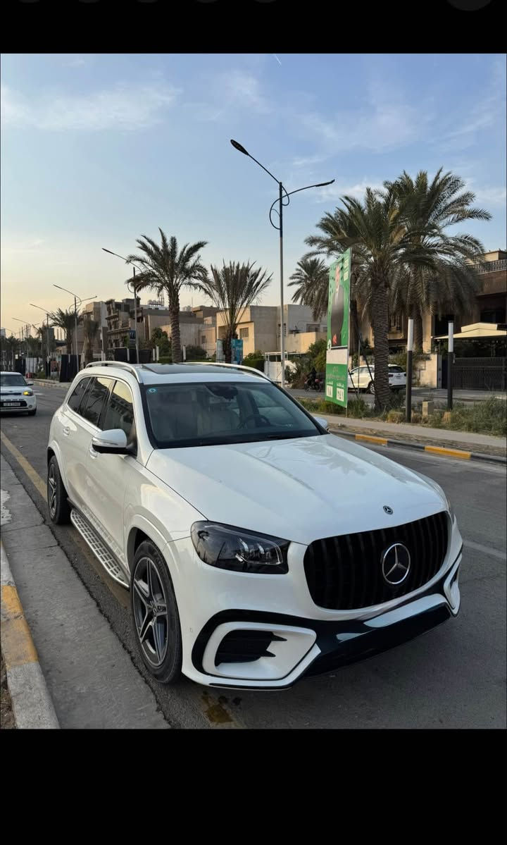 بيع أو مراوس سعر تواصل ع رقم ***********
 أ مرسيدس 2020 GLS 580
• محرك V8 سعة 4.0 لتر توين تيربو مع نظام EQ Boost
• قوة 489 حصان وأداء عالي
• نظام دفع رباعي 4MATIC
• ناقل حركة أوتوماتيك 9 سرعات
• فتحة سقف عادية (ليست بانوراما)
• داخلية جلد أبيض فاخرة
• 7 مقاعد (3 صفوف)
• نظام MBUX بشاشتين رقمية كبيرة
• دعم Apple CarPlay و Android Auto
• مقاعد كهربائية مع ذاكرة
• تسخين وتبريد للمقاعد
• تكييف أوتوماتيك متعدد المناطق
• إضاءة داخلية محيطية
• كاميرات 360 درجة مع حساسات
• أنظمة سلامة متقدمة (نقطة عمياء، مساعد مسار، رادار)
• تشغيل بصمة ودخول ذكي
• نظام تعليق هوائي AIRMATIC
• أوضاع قيادة متعددة
• باب شنطة كهربائي
• مرايا كهربائية قابلة للطي
• جنوط ألمنيوم رياضية
• سيارة فاخرة، مريحة
السعر تواصل خاص أو ع الرقم *********** بغداد, العراق
