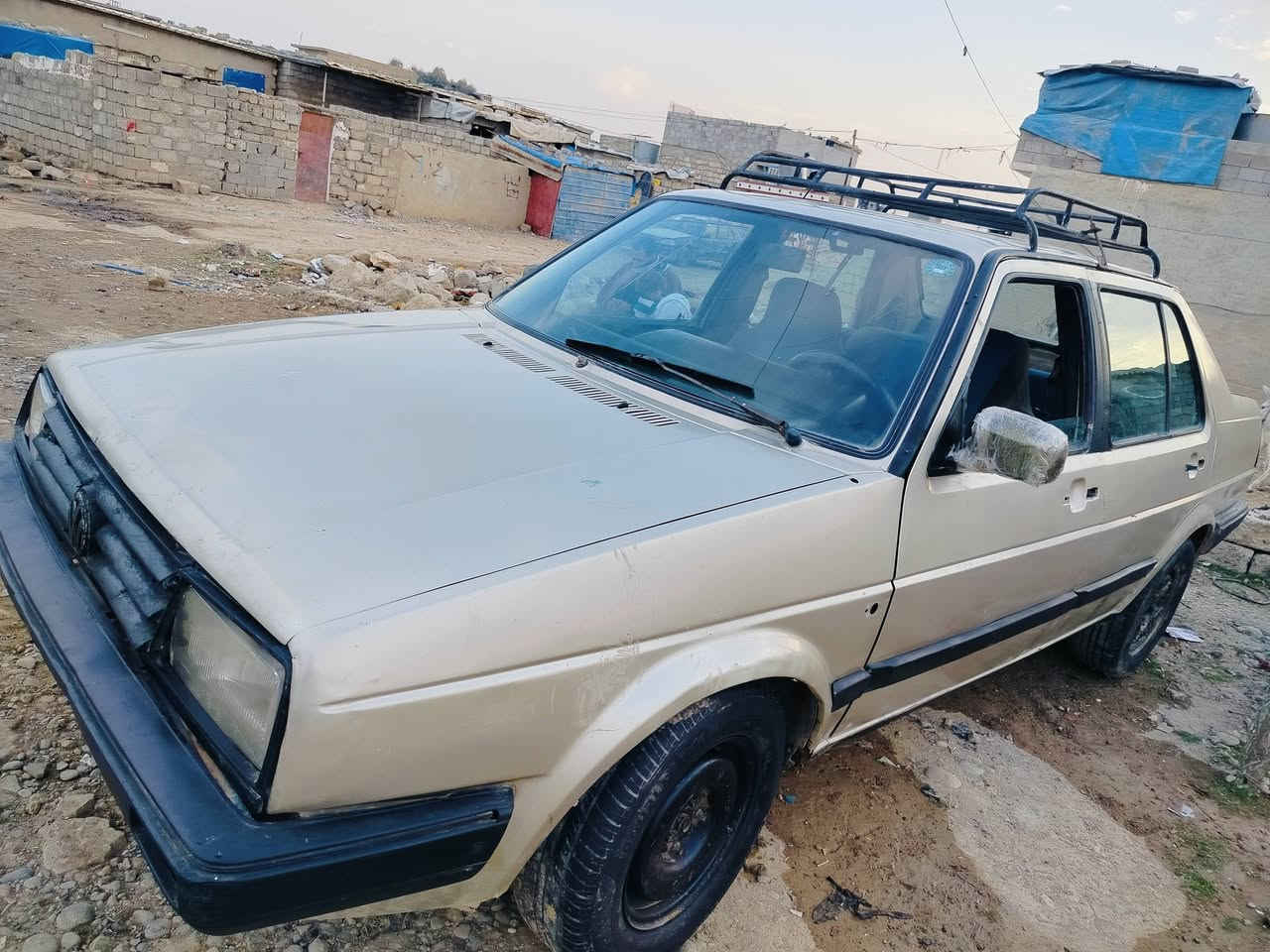 جيتا  اللبيع موديل 1989 رقم الماني نينوى سنويه خضره مصبوقه عام جماليه فقط محرك بي نفخ الكير شرط  *********** السعر 15 ***********
