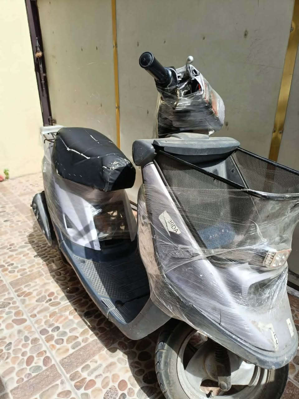 ماطور ياماها جديد مكينه كبس  صوت ناعم  سعر ١٤٥ الف وربي مجال قليل اي عيب مابي ماطور كله بل شرط هاذا رقمي ***********
