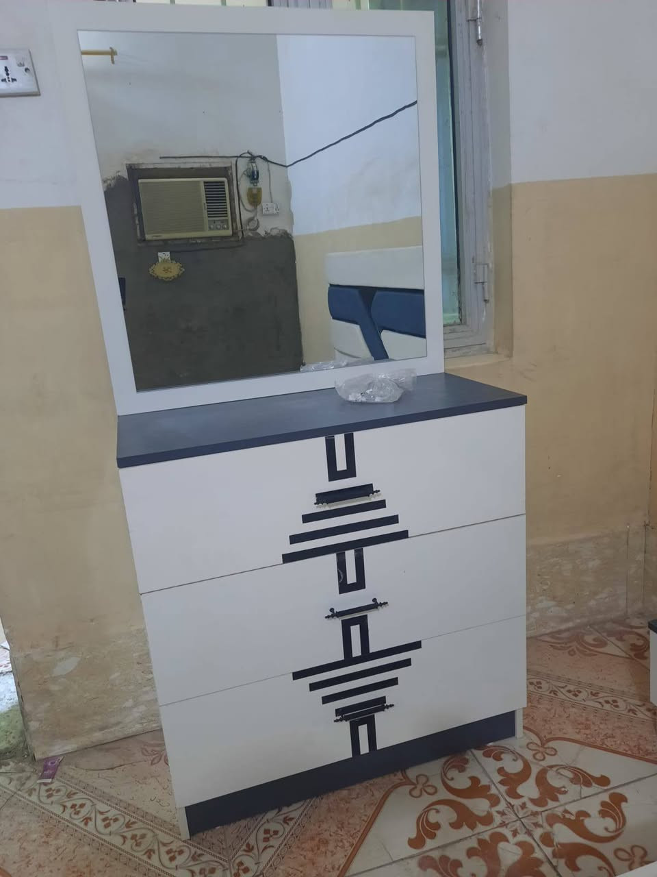 غرفه اخشاب للبيع سعر 250 وبيها مجال عنوان بغداد التاج *********** هذا رقمي بالواتساب
