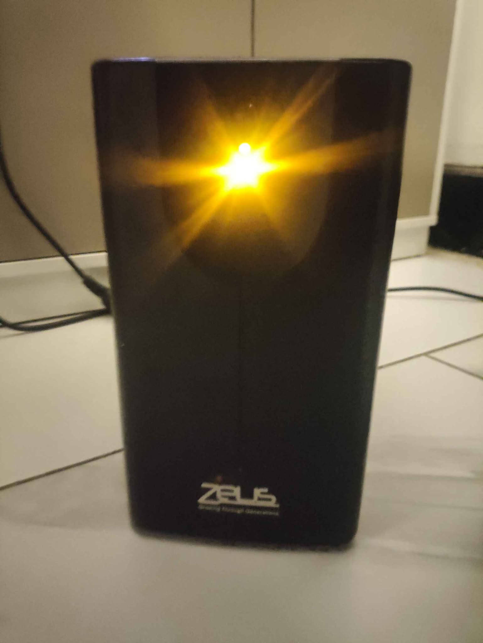 تجميعة للبيع ( كيس + شاشة + ups + headset )
case:
Intel i7-12700 
ALSEYE M240 Plus Liquid Cooler 
gigabyte z690 ud ddr4 
16gb ddr4 
rtx 3080 zotac gaming 
samsung m.2 980 pro 2tb 
ssd 2tb 
Hdd 1tb 
fsp hydro pro 800w bronze

monitor: aorus cv27q
27inch 2k/165hz
بيها اثر مال جكارة موضح بالصورة صغير بس ممأثر ع البكسلات عادي يشتغلن

ups: 2000 zeus offline

headset: HyperX Cloud II Wireless 

السعر 2 مليون كاملة
مكاني بغداد
*********** بغداد, العراق
