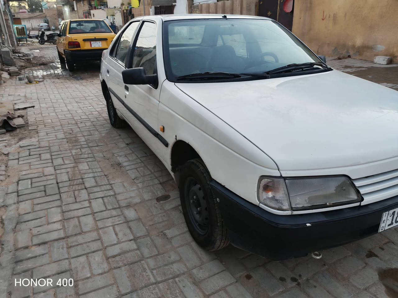 بيجو روى موديل ٢٠١٠ 
رقم بابل تحويل مشروع وطني  باسمي 
مكانها بغداد الغزالية 
كير مكفول 
مكينة بيها تبخير
تبريد شغال 
كهربائياتها شغاله 
بيها خياسات بسيطه يرادها ترتيب 
عارضها ب٢٥ وبيها مجال 
للاتصال ***********
