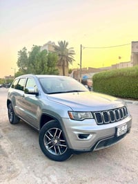 جراند شيروكي ليمتد • ٣٦٠٠ • ٢٠١٧
