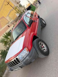 جراند شيروكي لاريدو • ٢٠٠٠ • الناصرية