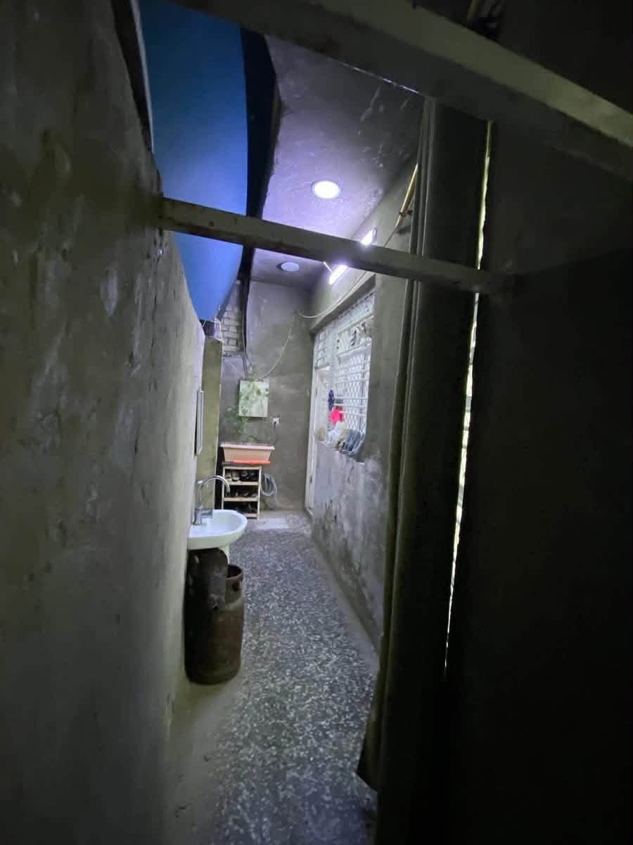 بسم الله الرحمن الرحيم البيت للبيع مساحت ل بيت 90 بيت زراعي سند 25 وشارع عرضه 8 فول خدمات و البيت سعره 110 و بي مجال كلش كلش بسيط و ذا اكو مراوس حسب رغبه 
رقم الهاتف ***********
