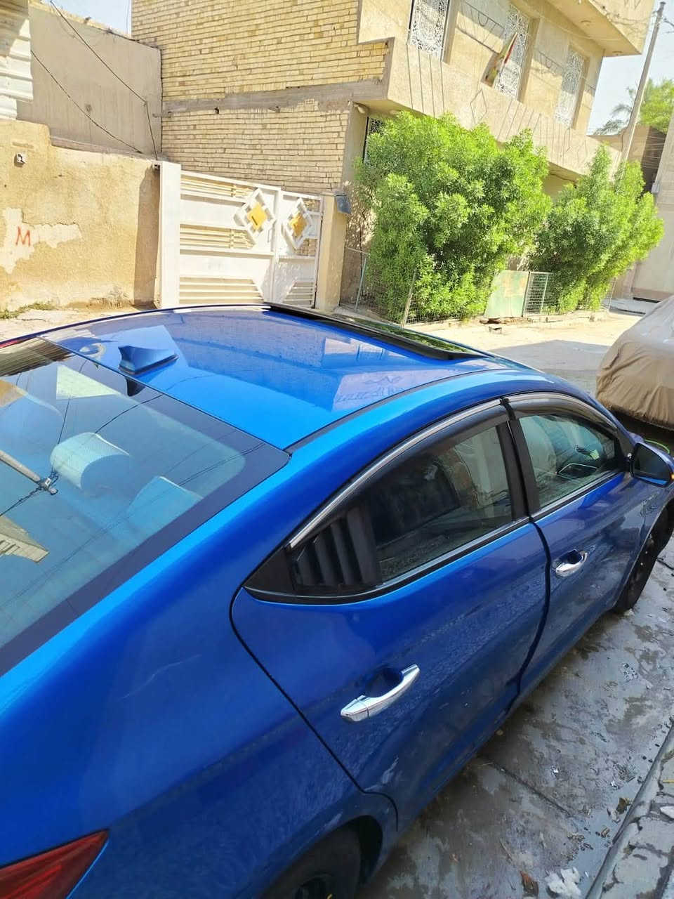 السلام عليكم للبيع
هونداي النترا 2017 فول مواصفات لمتيد
رقم اربيل الجديد بأسمي 
مكينة كير مكفول السيارة ترايها زيرو
جديدة جدا حادثها  فقط بنيد بدون دواخل 
لون جويتي ازرق مكان السياره. بغداد .الحريه   السعر 125 وبيه مجال للاستفسار اتصال عل رقم.***********

