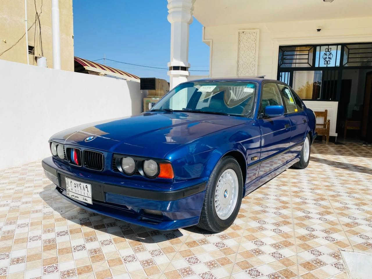 بي أم 525 بجم عريضه مديل 95السياره جاهزه من كلشي مكينه كير حداديه تخم تاير كله جديد تبريد ثلج مسجل سماعات دمام السياره مال بيت مال جناي أبد ما متعوبه مكاني نجف اي ستفسار اتصل وبخدمتك ***********
