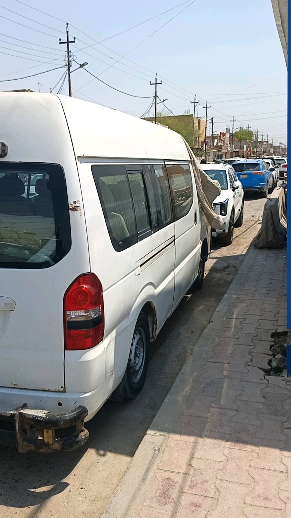 سلام عليكم  شيري للبيع مديل 13 مكينه ففتي ثنين ونص  رقم انكليزي بسمي مصفر  هيئه و ضريبه تبري محور سبلت  مكان سياره بصره الاستفسار***********