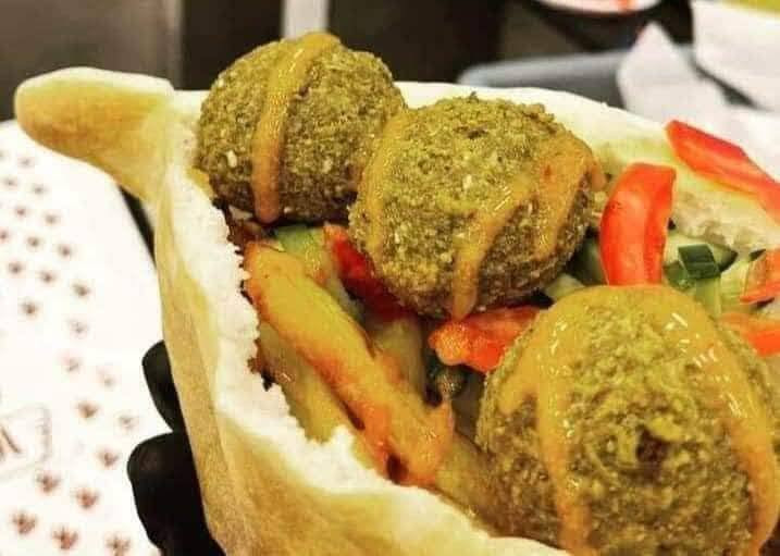 الطعم يمنا غير شكل لفه مشكل ٥٠٠ دينار ماعون مشكل يكفي ٦ أشخاص ٢٠٠٠  دينار يوجد خدمه خدمه توصيل ✈️✈️☎️***********
