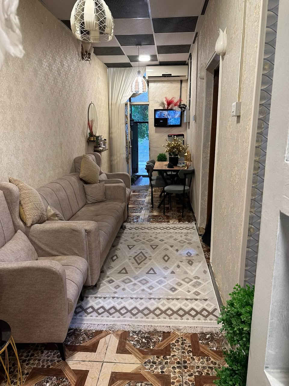 للبيع بيت طابقين بصرة محوله زهير
مساحه100متر طابو ملك عراقي اصولي
وبسعر80مليون ***********📞
