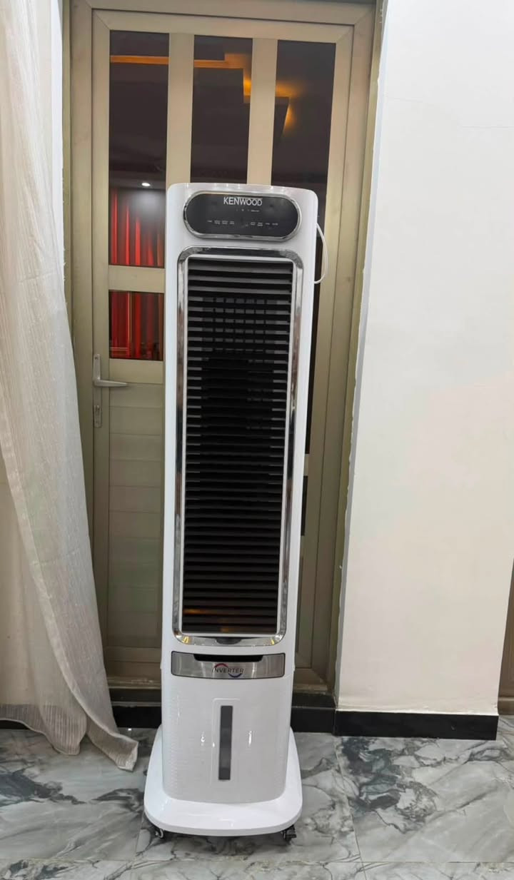 سلام علبكم 
مبردة عامودية جديدة كلش استعمال اسبوع 
نظافتها 100‎%‎ 
مكاني بغداد الدوره 
‭***********‬
